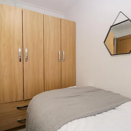 25 Thirlmere *