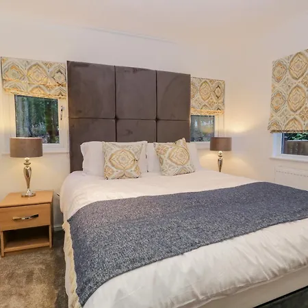 25 Thirlmere *